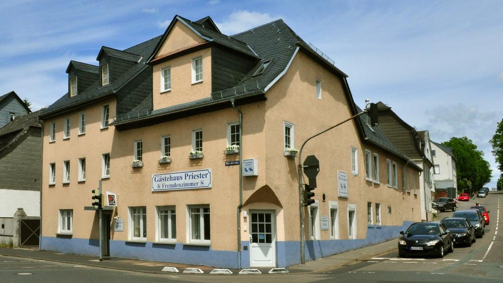 Hotel Gaestehaus Priester 림부르크안더란 외부 사진